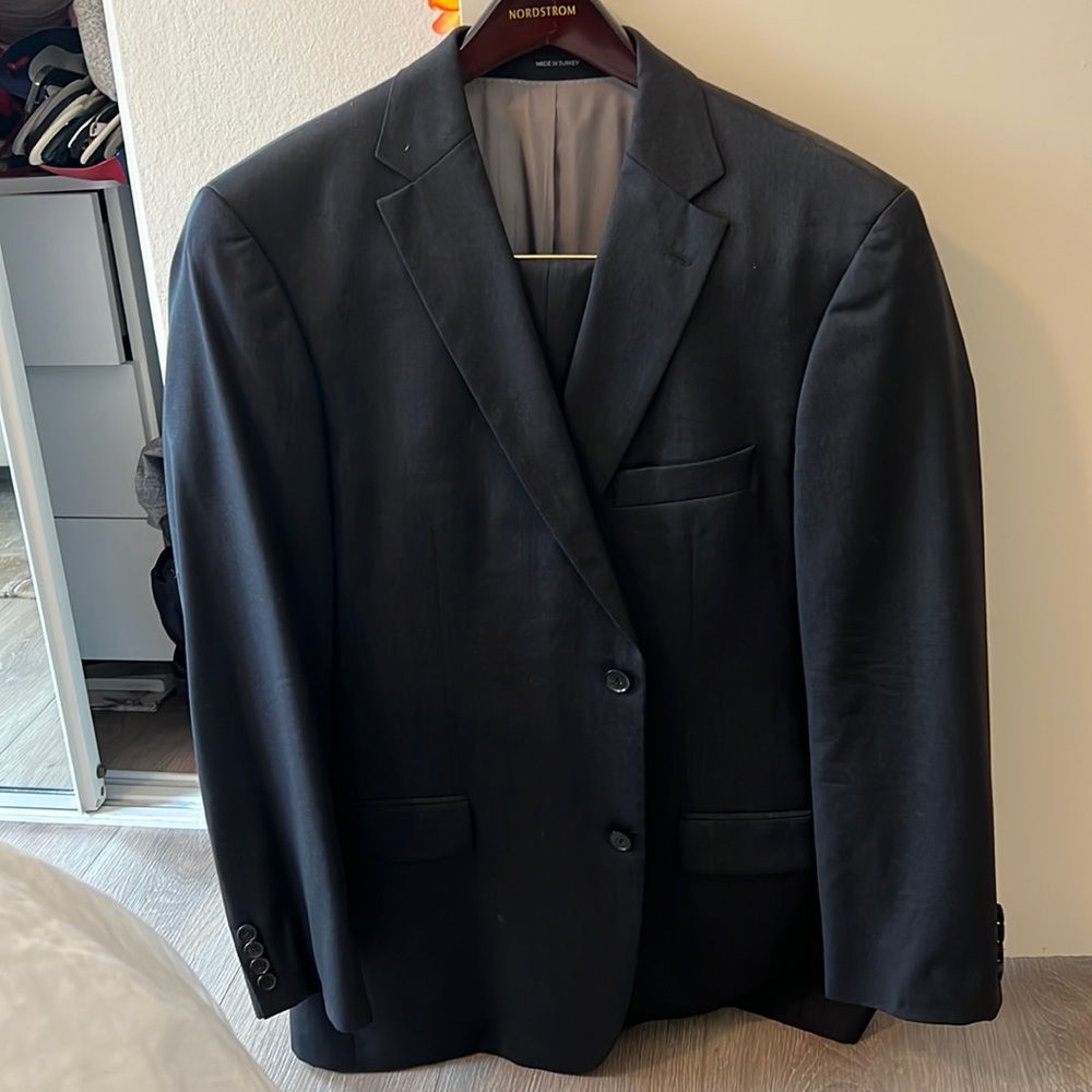 Men’s Hugo Boss suit - charcoal grey